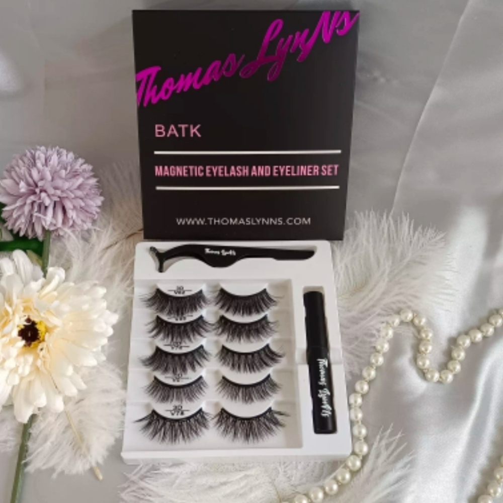 Thomas LynNs Lash Set